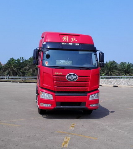 CA4250P66K24T2A1E5平头柴油半挂牵引汽车燃油公告图片1