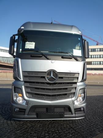 Actros 1842 4X2半挂牵引车燃油公告图片1