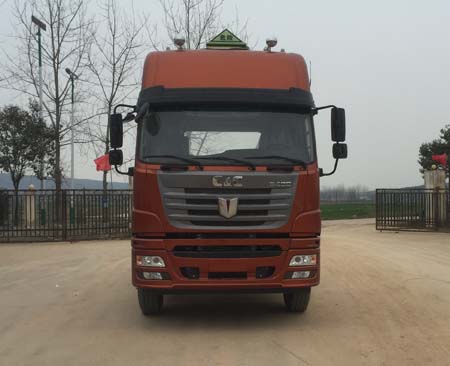 QCC4252D654W-4危险品牵引汽车燃油公告图片1