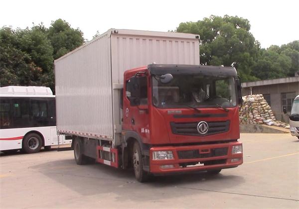 EQ5168XYKLV2翼开启厢式车燃油公告图片2