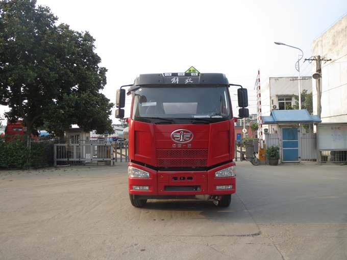 SLS5250GRYC5易燃液体罐式运输车燃油公告图片1