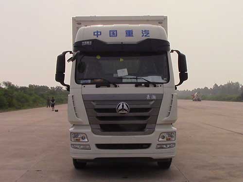 ZZ5255XYKM56C3E1翼开启厢式车燃油公告图片1