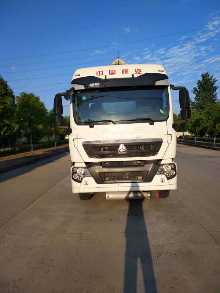 SGZ5321GRYZZ5T5铝合金易燃液体罐式运输车燃油公告图片1