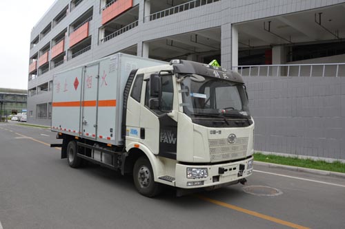 BJQ5101XQY爆破器材运输车燃油公告图片2