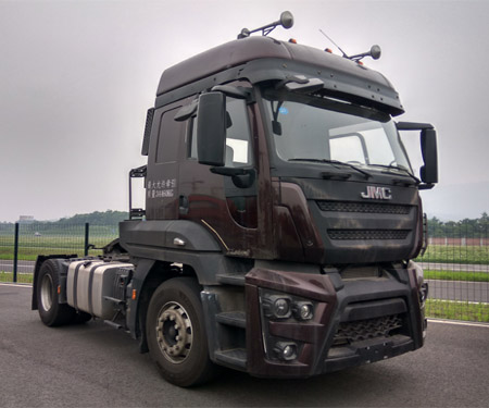 SXQ4180J1A3D5半挂牵引车燃油公告图片2
