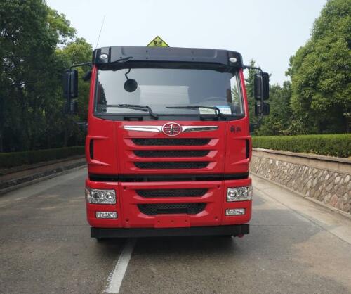 WXQ5311GFWC5腐蚀性物品罐式运输车燃油公告图片1