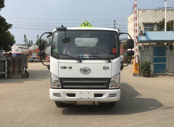 SLS5070GJYC5V加油车燃油公告图片1