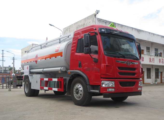 SLS5180GRYC5V易燃液体罐式运输车燃油公告图片2