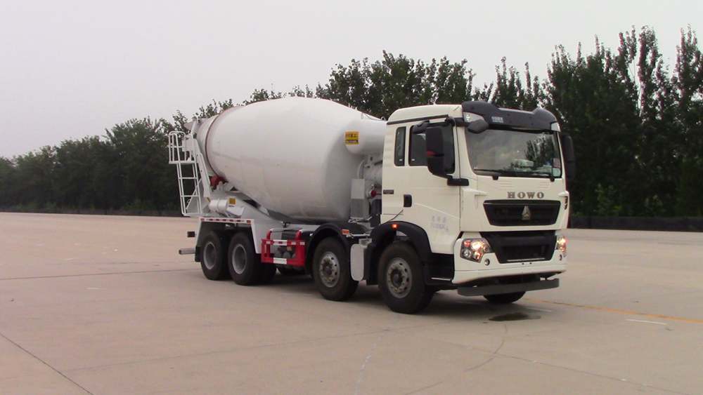 XT5310GJBT530E混凝土搅拌运输车燃油公告图片2
