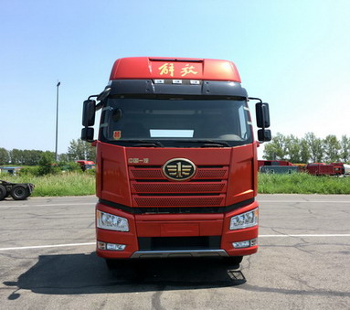 CA4250P66K24T2A1E5平头柴油半挂牵引汽车燃油公告图片1