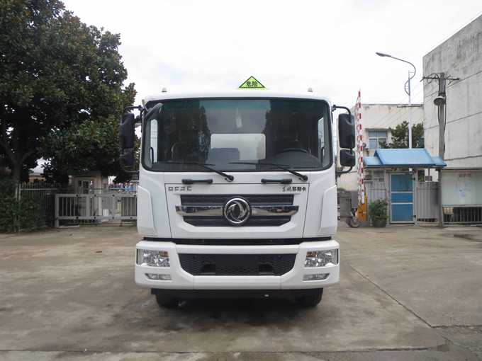 SLS5180GRYE5X易燃液体罐式运输车燃油公告图片1