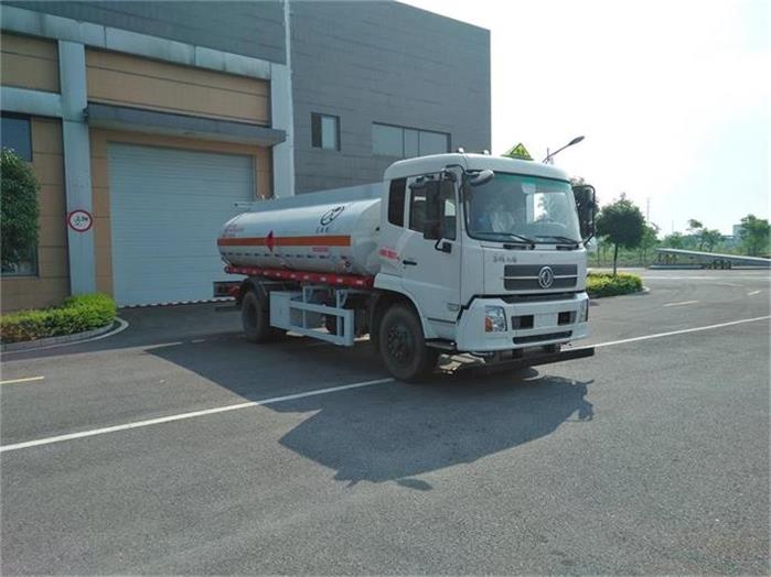 PC5180GYY铝合金运油车燃油公告图片2