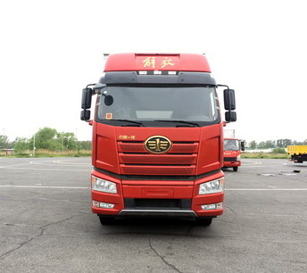CA5250XXYP66K24L5T1E5厢式运输车（牵引货车）燃油公告图片1