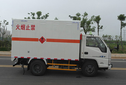 JMT5040XRQXA2易燃气体厢式运输车燃油公告扩展图片2