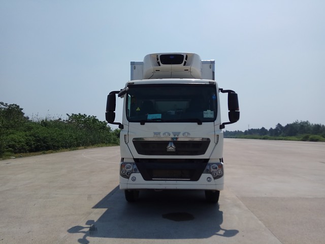 JYJ5317XLCE冷藏车燃油公告图片1
