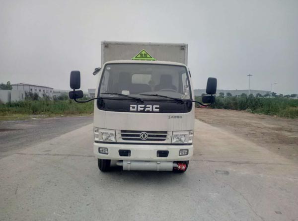 DLQ5040XRYEQ易燃液体厢式运输车燃油公告图片1