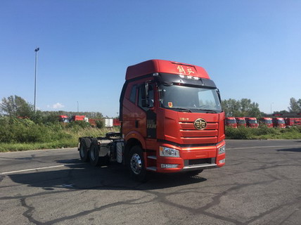 CA4250P63K2T1E5平头柴油半挂牵引汽车燃油公告图片2