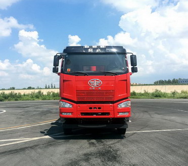 CA3310P66K24L3T4AE5平头柴油自卸汽车燃油公告图片1