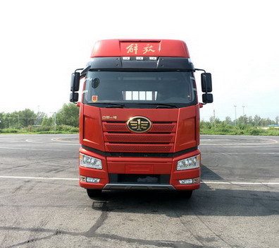 CA4250P66K24T2A2E5平头柴油半挂牵引汽车燃油公告图片1