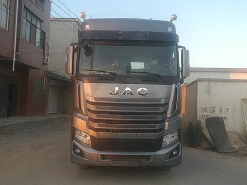 HFC4252P13K7E33S7V牵引汽车燃油公告图片1