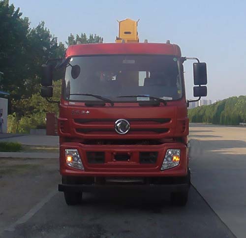 EQ5258JSQFV随车起重运输车燃油公告图片1