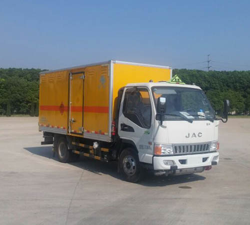 HYJ5070XQYB5爆破器材运输车燃油公告图片2