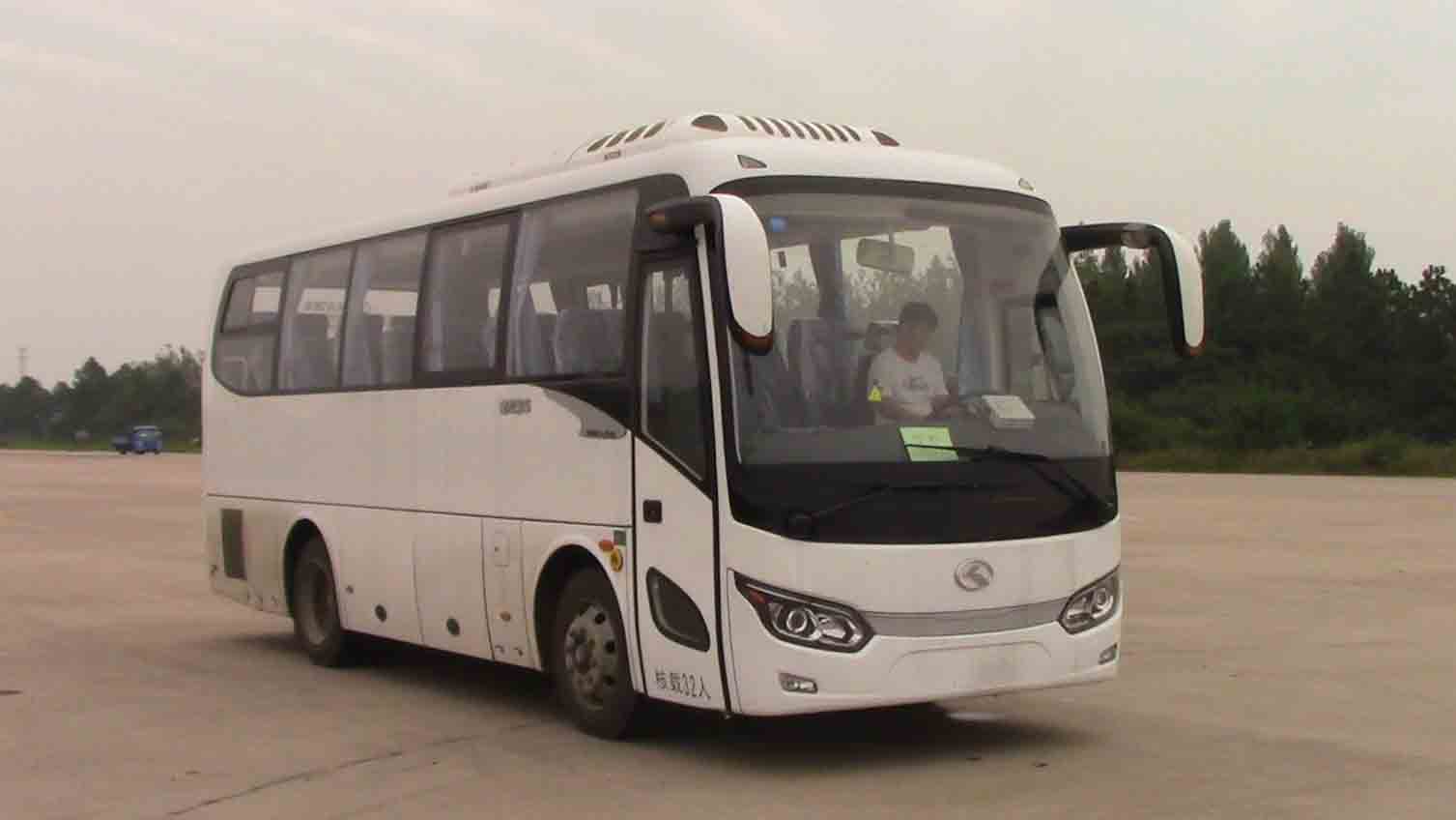 XMQ6802AYD5C客车燃油公告图片2