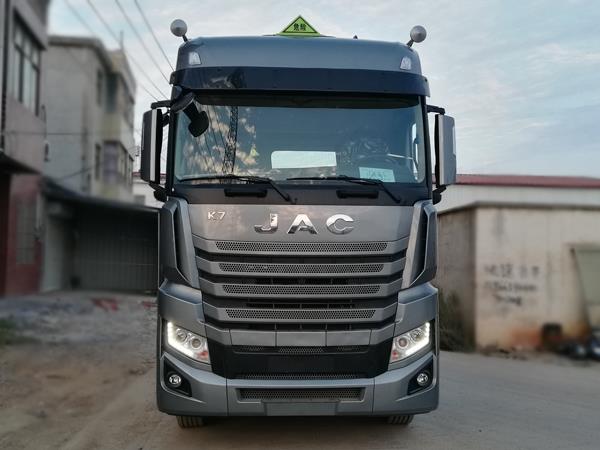 HFC4252P13K8E33S7QV危险品牵引车燃油公告图片1