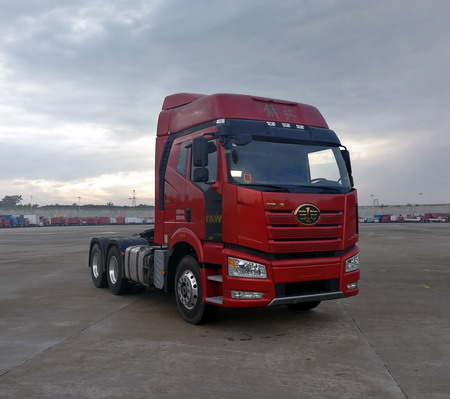 CA4250P66K25T1A1E5平头柴油半挂牵引汽车燃油公告图片2