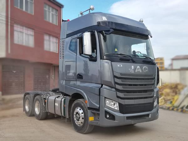 HFC4252P13K8E33S8QV牵引汽车燃油公告图片2