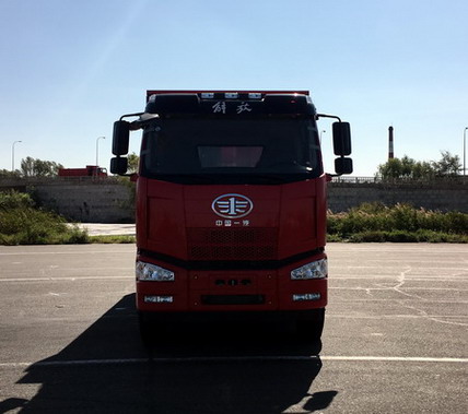 CA3310P63K1L1T4E5平头柴油自卸汽车燃油公告图片1