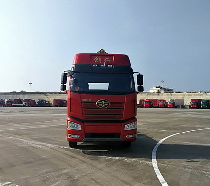 CA4250P66K24T1A1E5Z危险品运输半挂牵引车燃油公告图片1