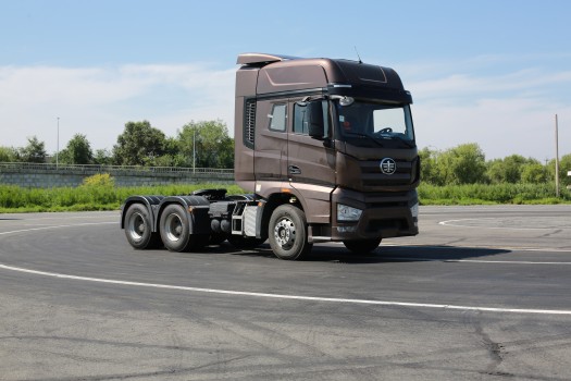 CA4250P77K25T1E5平头柴油半挂牵引汽车燃油公告图片2