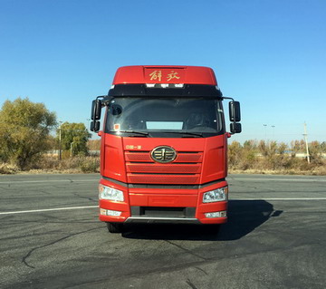 CA4250P66K24T2A1E5平头柴油半挂牵引汽车燃油公告图片1