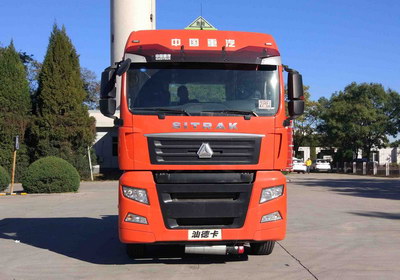 ZZ4256V324HE1W牵引汽车燃油公告图片1