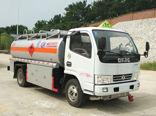 CLW5070GJYD5加油车燃油公告图片2