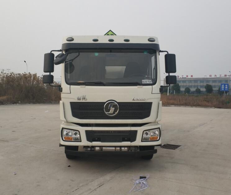 SHN5180GYYLA1163铝合金运油车燃油公告图片1