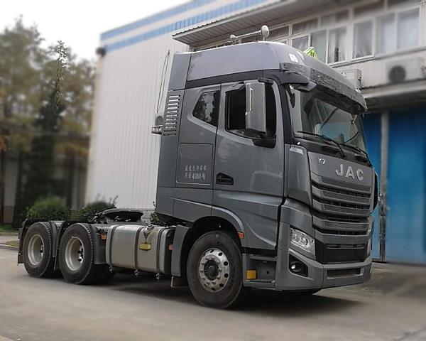 HFC4252P13K8E33S7QV危险品牵引车燃油公告图片2