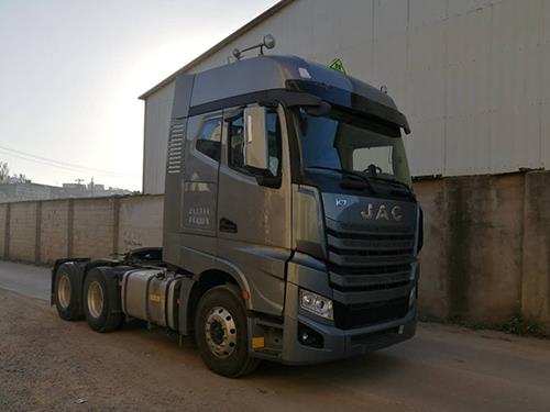 HFC4252P13K8E33S7QV危险品牵引车燃油公告图片2