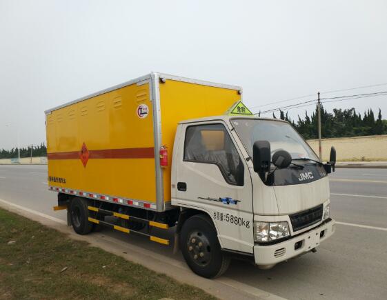 XZC5061XQY5爆破器材运输车燃油公告图片2
