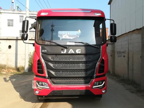 HFC4181P3K3A35S2V牵引汽车燃油公告图片1