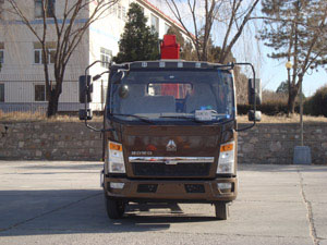 CSJ5048JSQZZ5随车起重运输车燃油公告图片1
