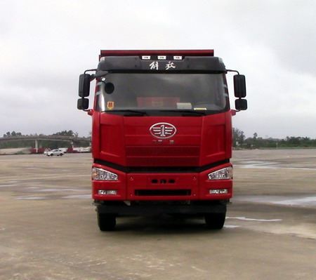 CA3310P63K1L1T4E5平头柴油自卸汽车燃油公告图片1