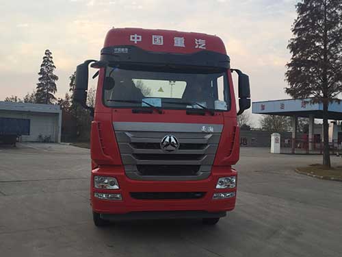 ZZ4255N323WE1牵引汽车燃油公告图片1