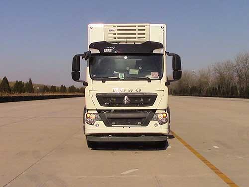 ZZ5317XLCN466GE1冷藏车燃油公告图片1