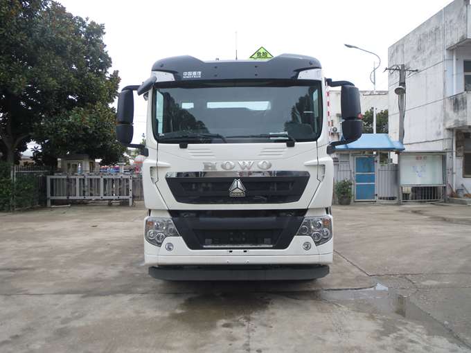 SLS5180XDQZ5毒性气体厢式运输车燃油公告图片1