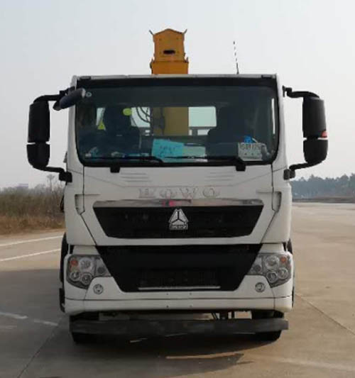 XZJ5250JSQZ5随车起重运输车燃油公告图片1