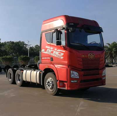 CA4250P25K2T1E5A平头柴油牵引车燃油公告图片2