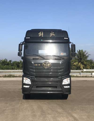 CA4250P25K2T1E5A平头柴油牵引车燃油公告图片1