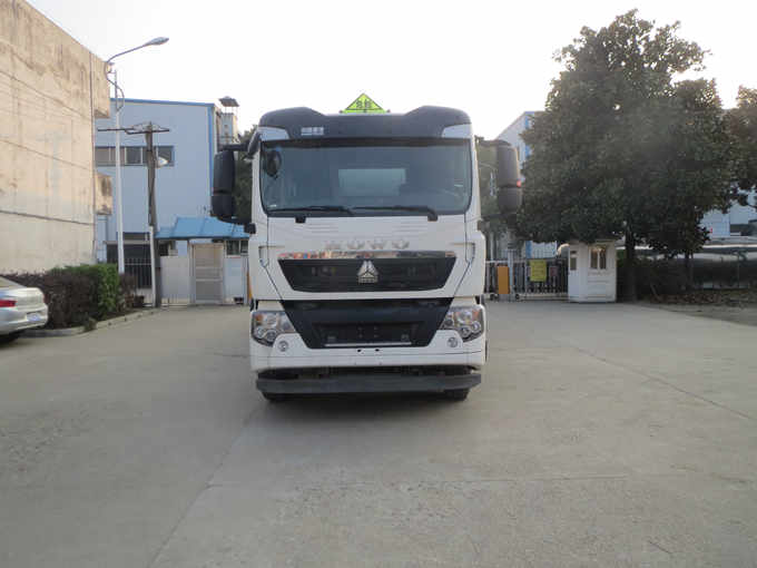 SLS5321GRYZ5易燃液体罐式运输车燃油公告图片1